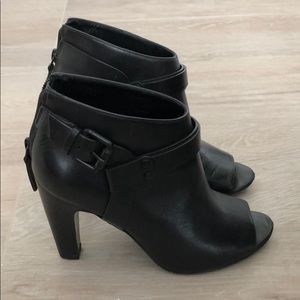 Vince Camuto barely worn open-toe booties